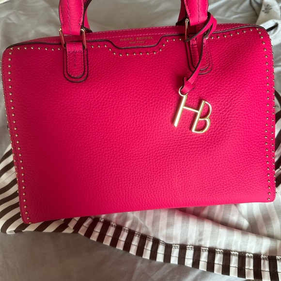 Henri Bendel Handbags - Henri Bendel NEW pink Leather Shoulder Stunning bag with zip & button closure